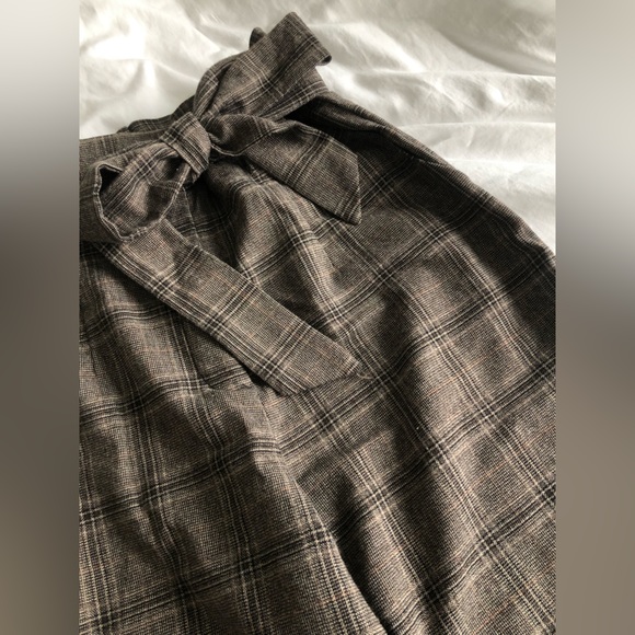 Forever 21 taupe and black plaid cotton trousers. - Picture 2 of 4